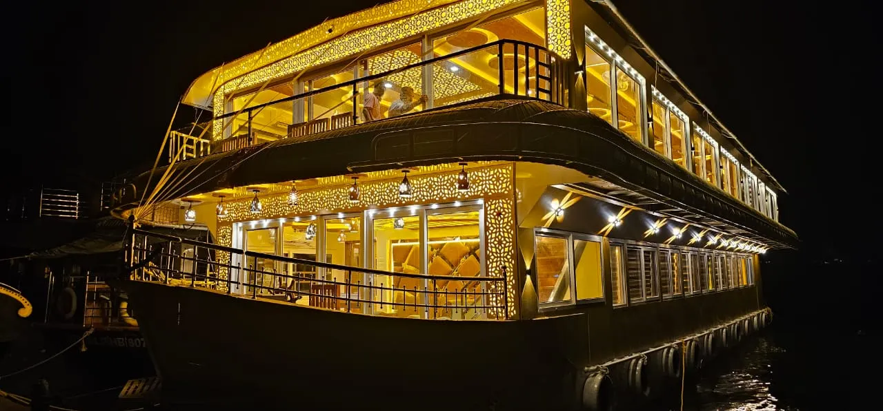 Pappy Houseboat